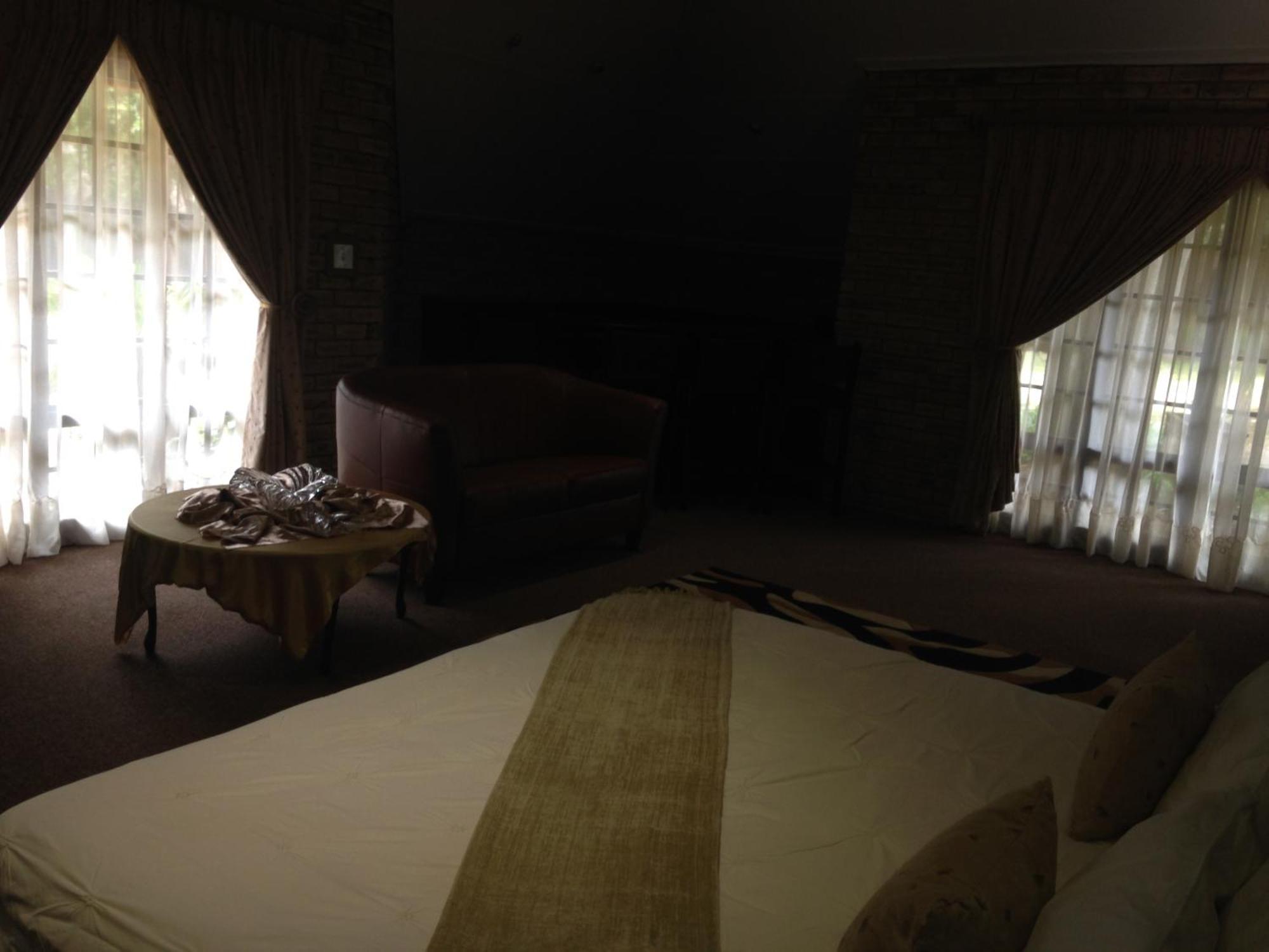 The Waterfront Country Lodge Vaalview AH Room photo