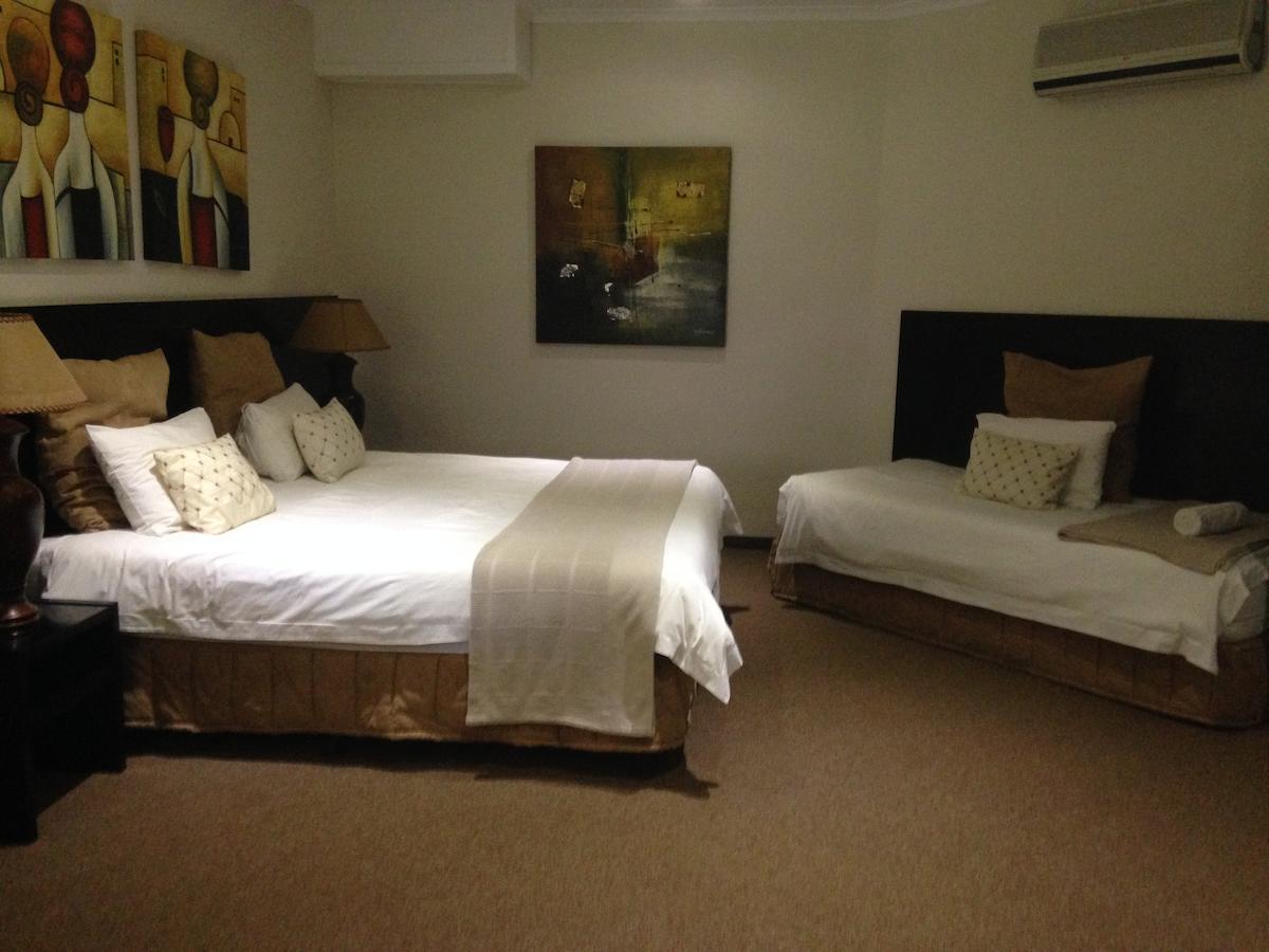 The Waterfront Country Lodge Vaalview AH Room photo